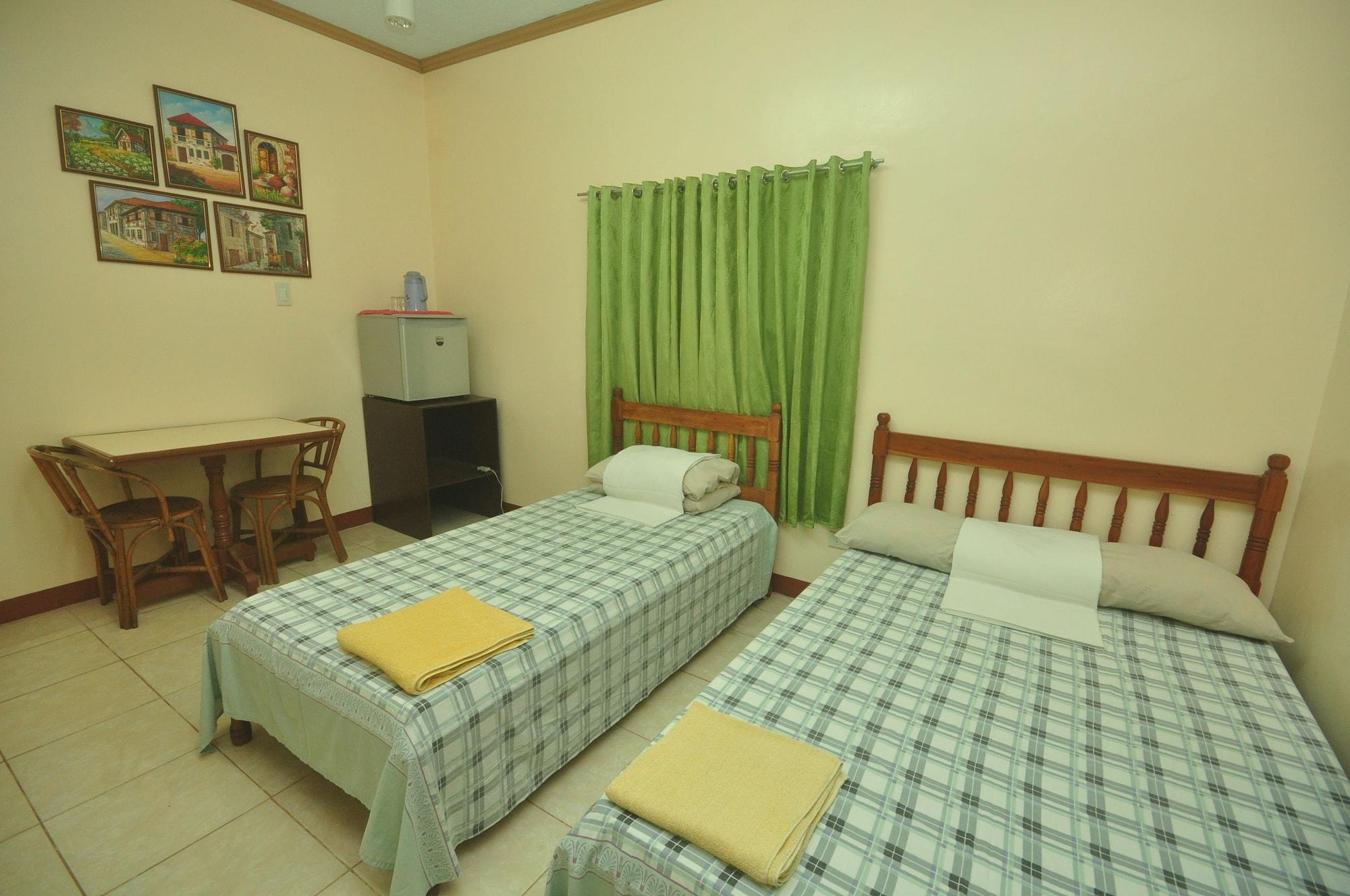 Lola Itang Pension House Tiniguiban Exterior foto